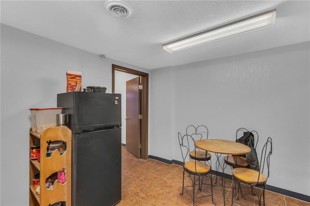 316 W Wilson Street — photo 44