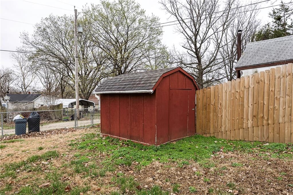 302 S 7th Street — photo 38