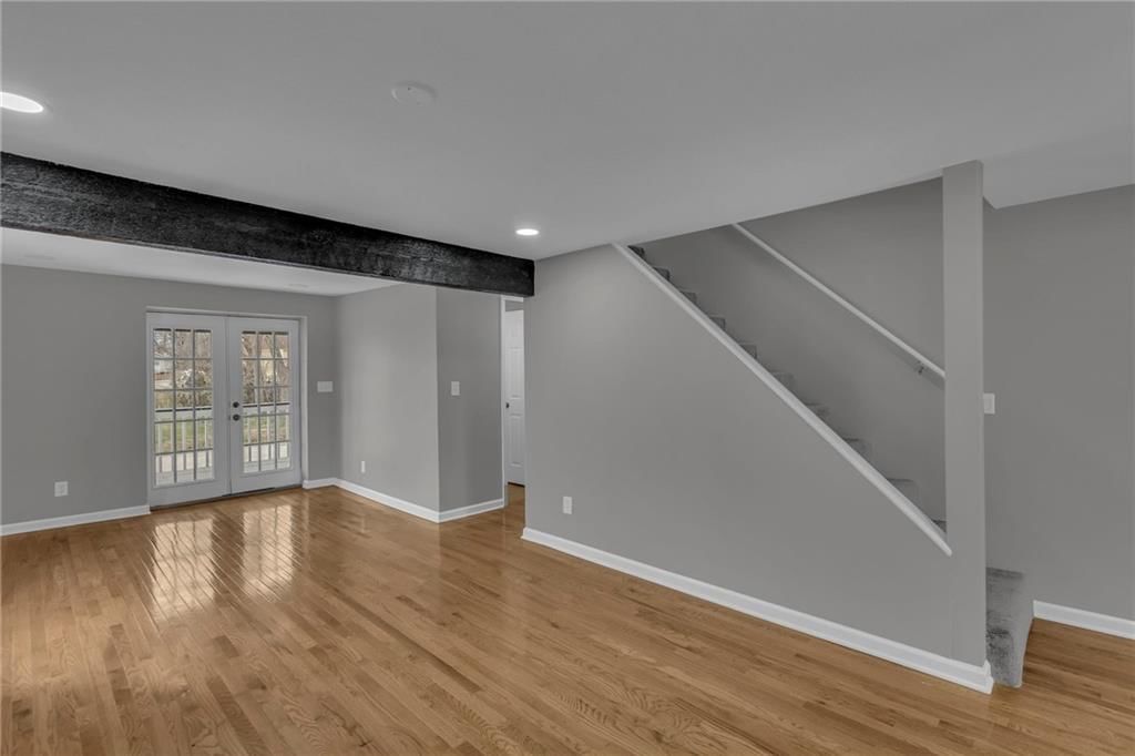 925 E South Avenue — photo 14