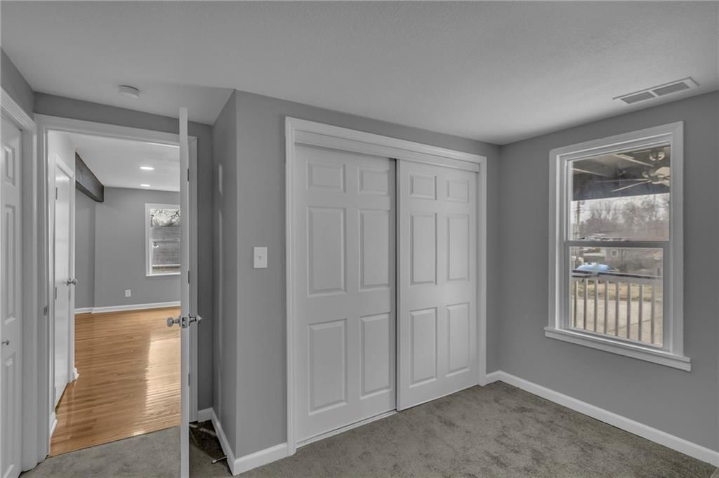 925 E South Avenue — photo 17