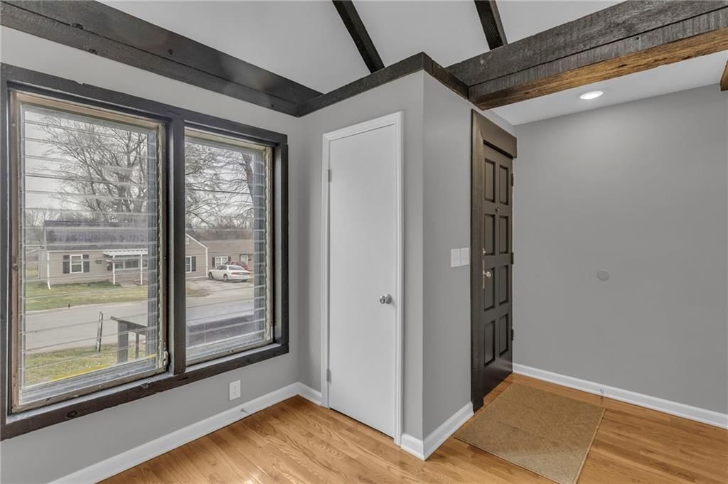 925 E South Avenue — photo 3