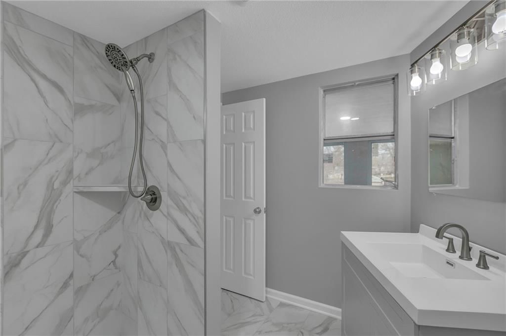 925 E South Avenue — photo 25