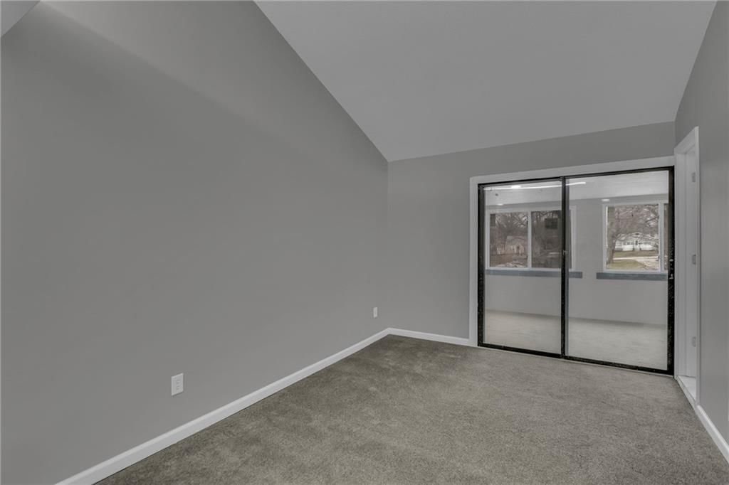 925 E South Avenue — photo 30
