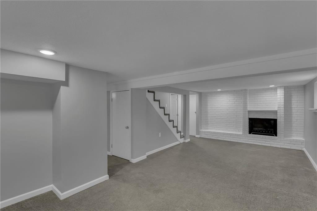 925 E South Avenue — photo 33