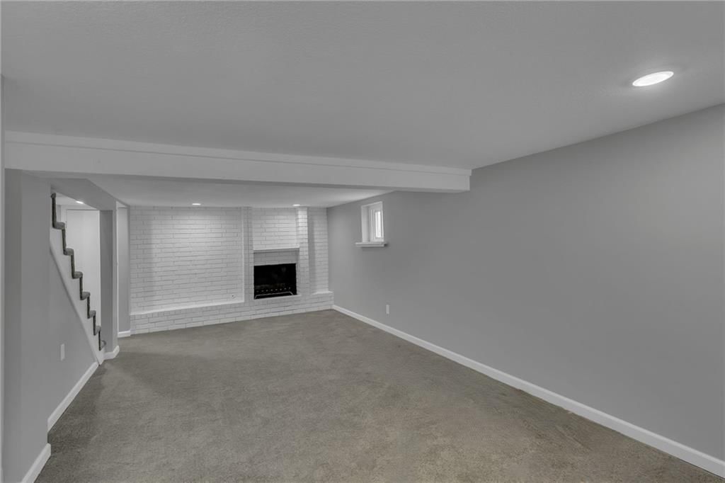 925 E South Avenue — photo 35