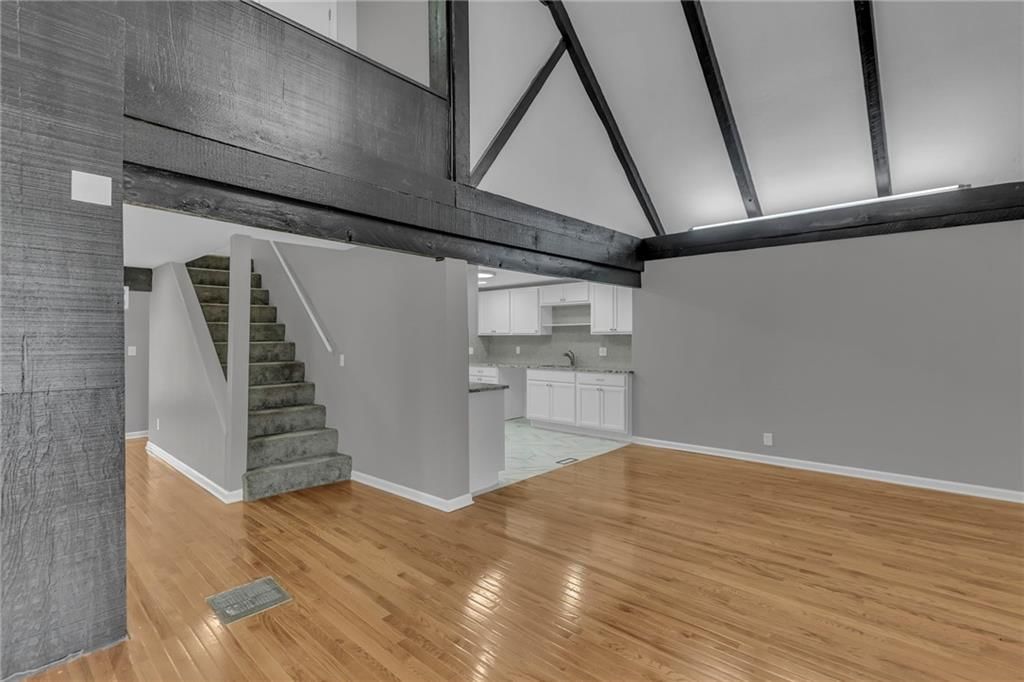 925 E South Avenue — photo 5