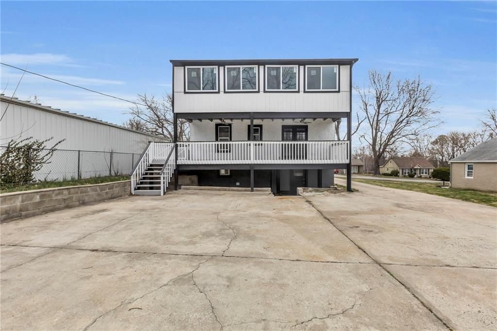 925 E South Avenue — photo 44