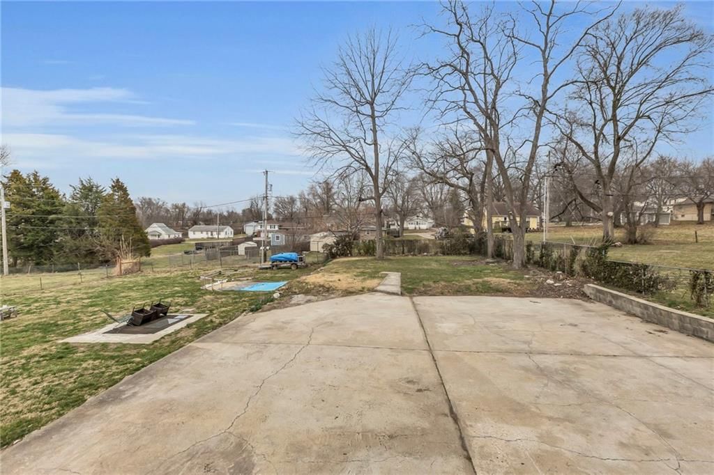 925 E South Avenue — photo 48