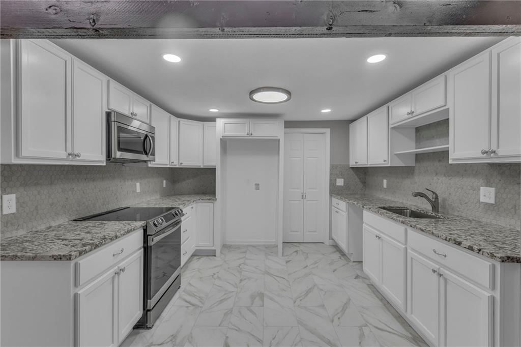 925 E South Avenue — photo 9