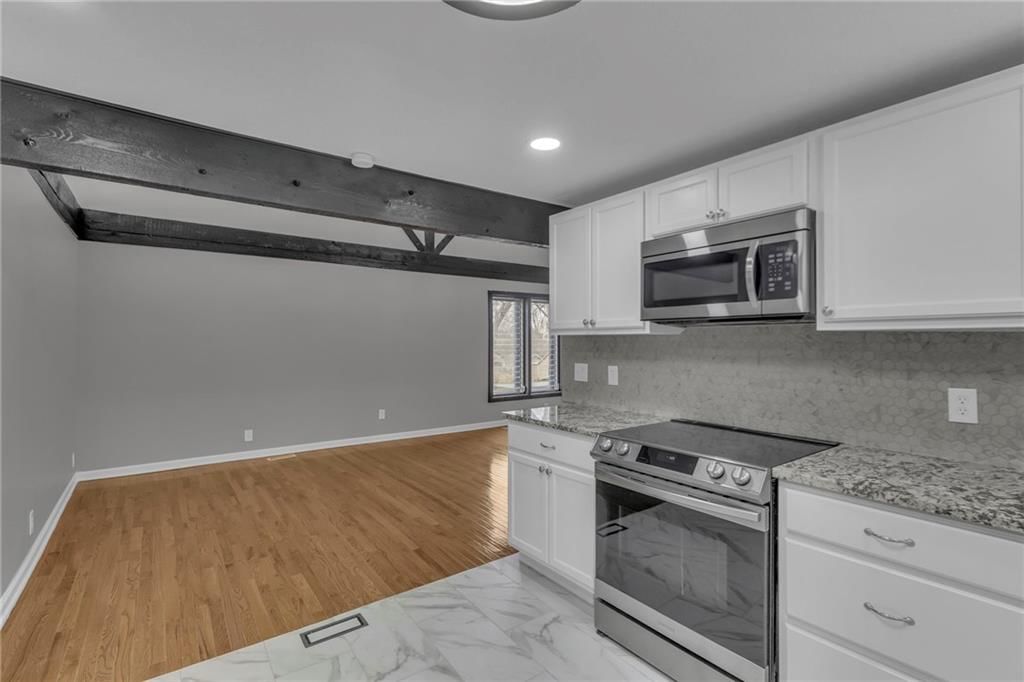 925 E South Avenue — photo 10