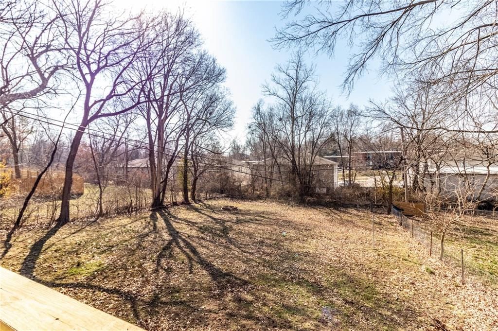 508 Christopher Street — photo 12