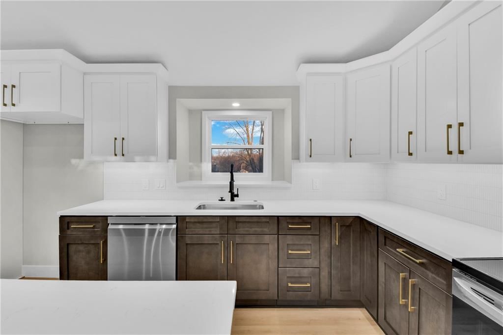 828 NE Bristol Drive — photo 11