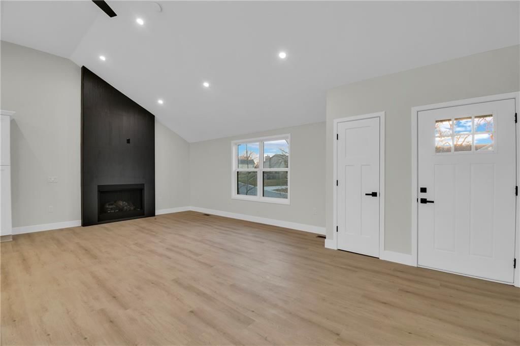 828 NE Bristol Drive — photo 4