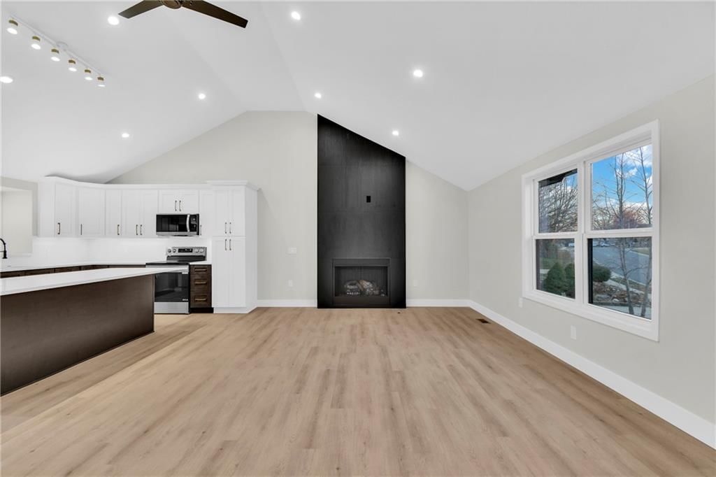 828 NE Bristol Drive — photo 5