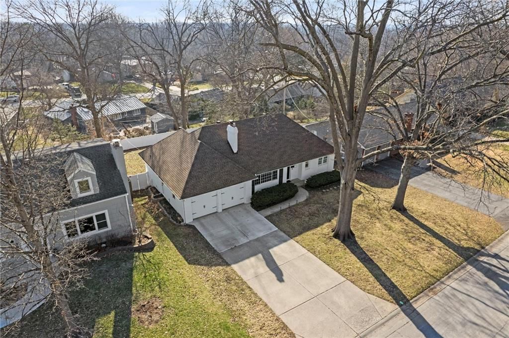 7801 Falmouth Street — photo 3