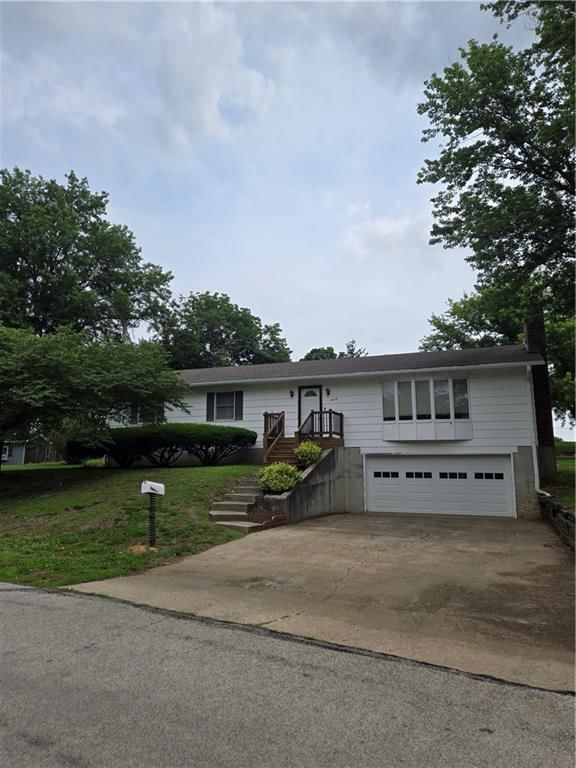 2213 Millwood Drive — photo 2