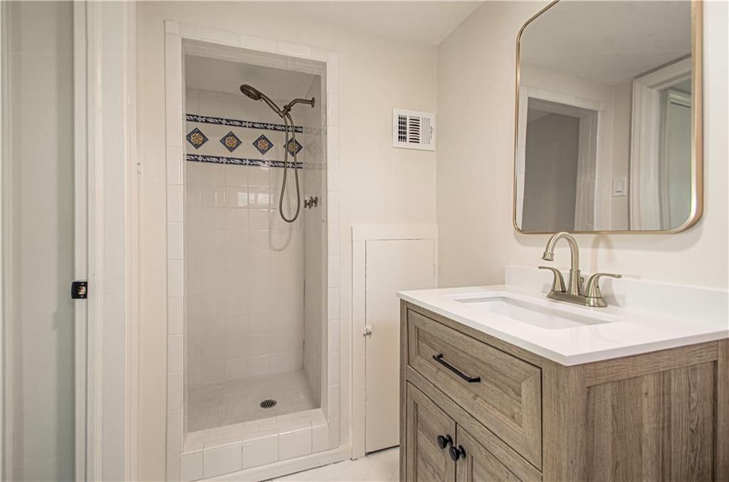 8228 Summit Street — photo 17