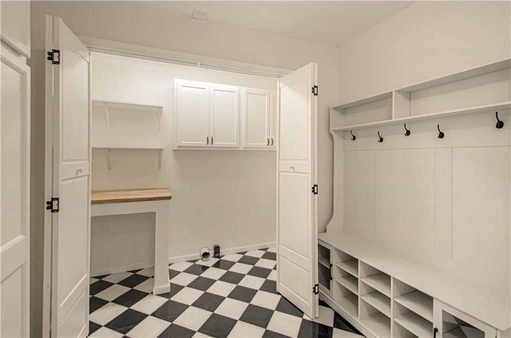 8228 Summit Street — photo 9