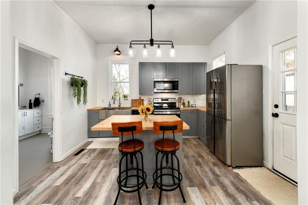 938 Sherman Avenue — photo 13