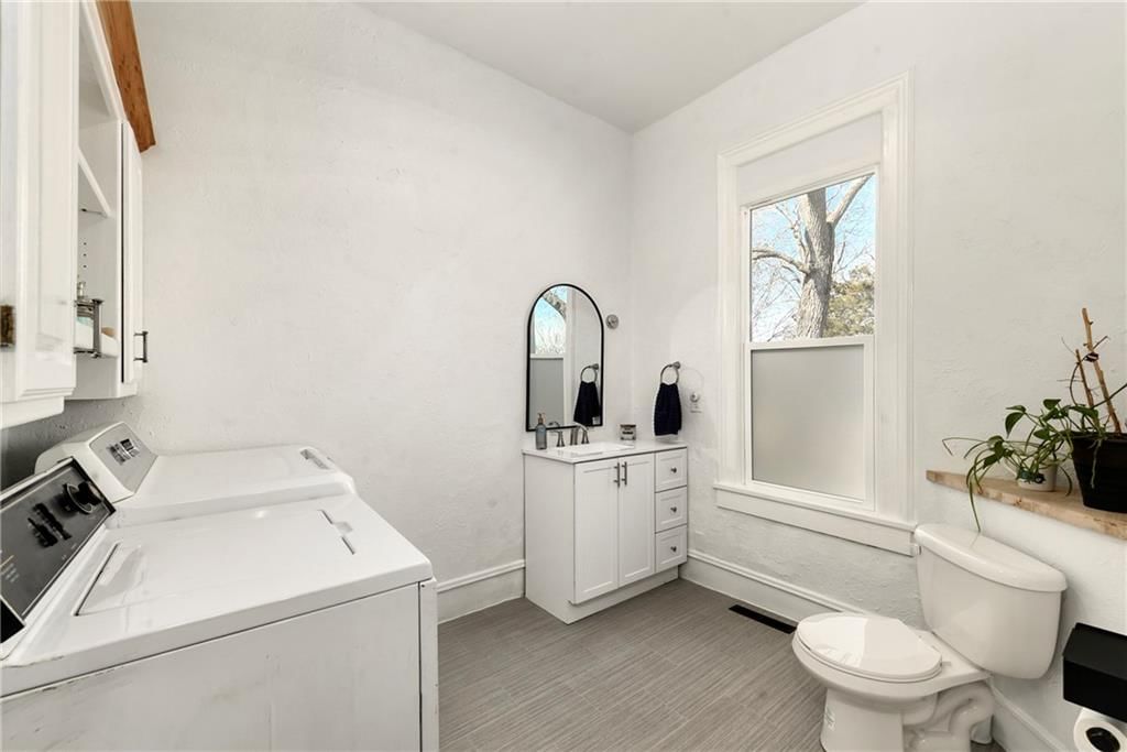 938 Sherman Avenue — photo 18