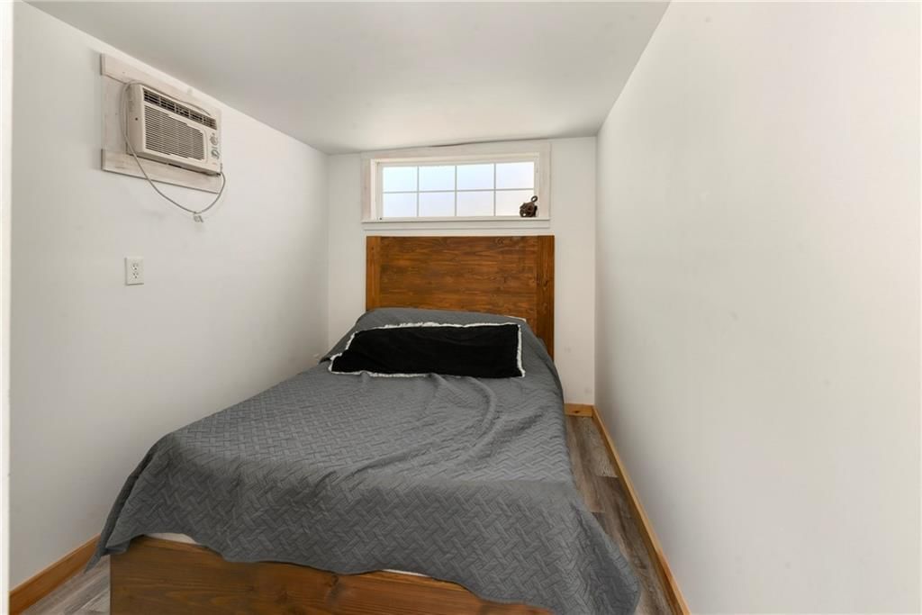 938 Sherman Avenue — photo 26