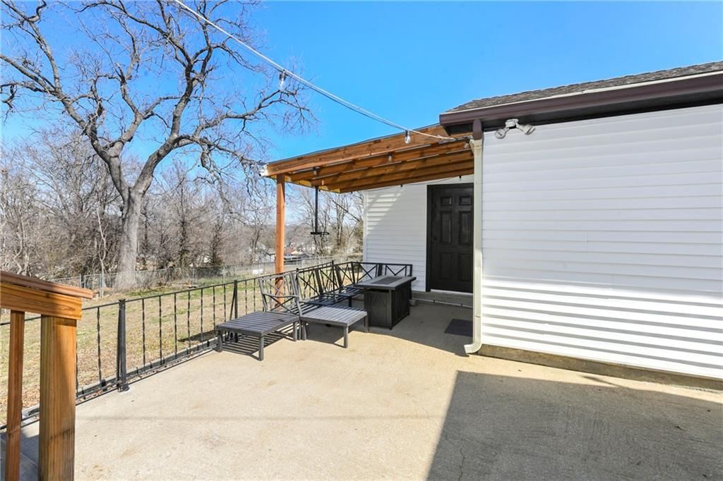 938 Sherman Avenue — photo 28