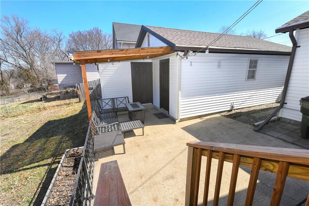 938 Sherman Avenue — photo 29
