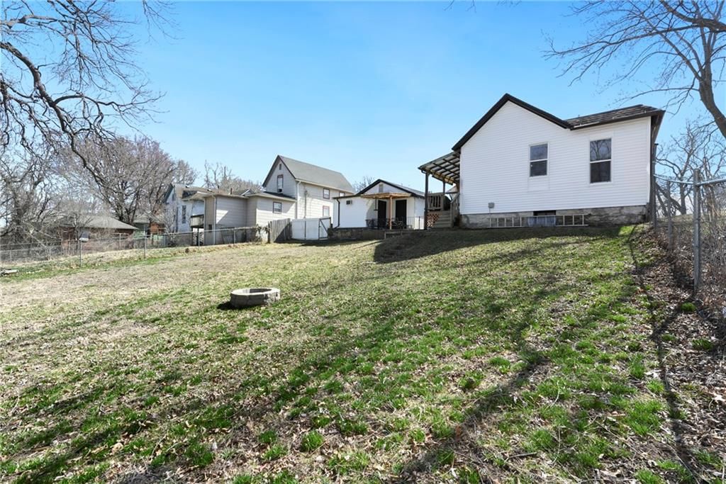 938 Sherman Avenue — photo 31