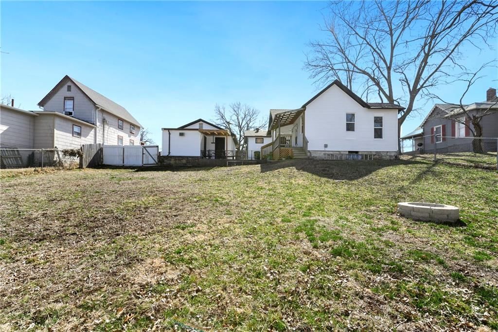 938 Sherman Avenue — photo 32