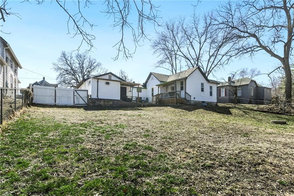 938 Sherman Avenue — photo 33