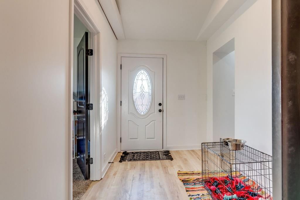 314 E Brown Avenue — photo 17