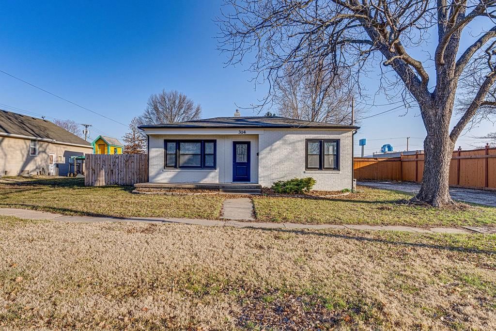 314 E Brown Avenue — photo 3
