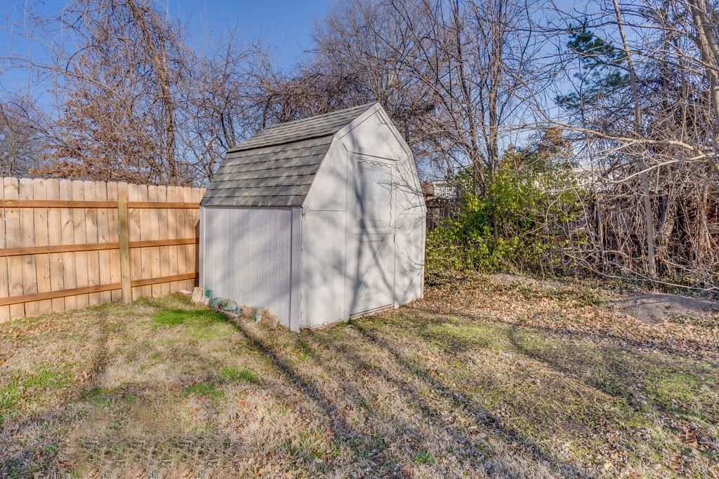 314 E Brown Avenue — photo 25
