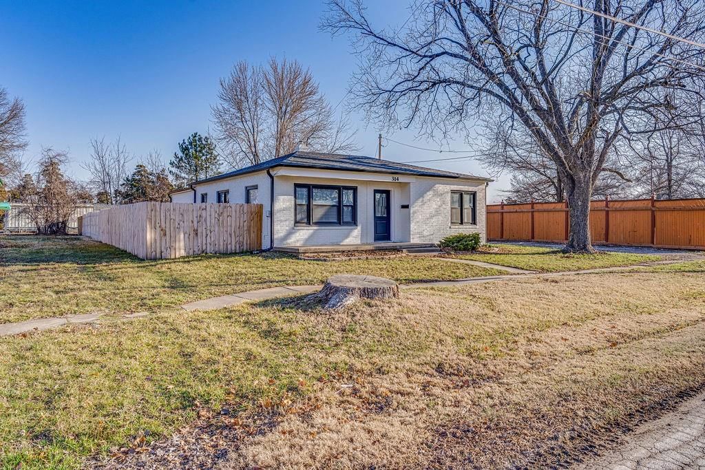 314 E Brown Avenue — photo 4