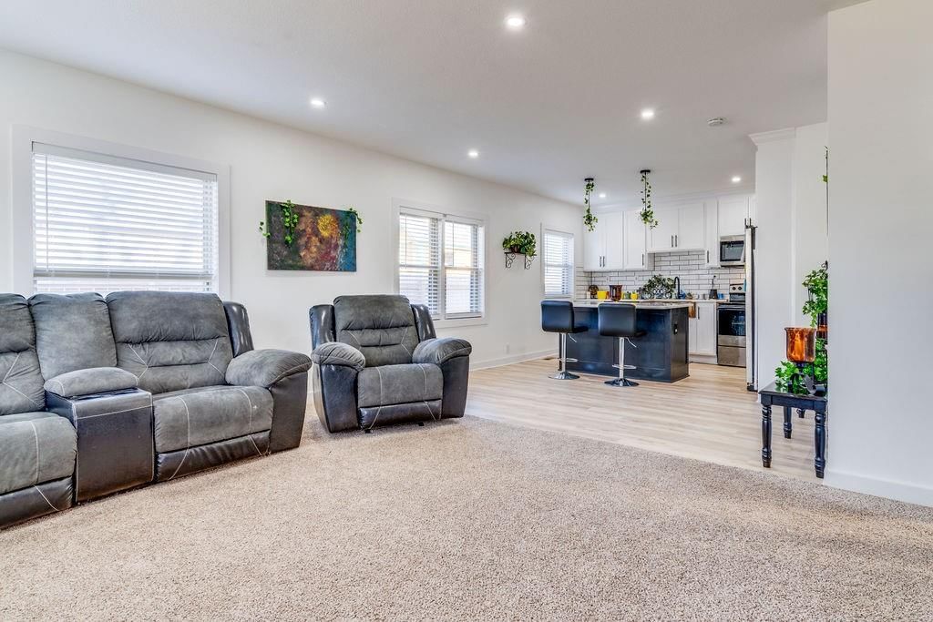314 E Brown Avenue — photo 8
