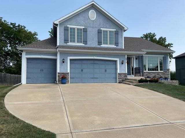 8915 N NORTON Avenue — photo 2