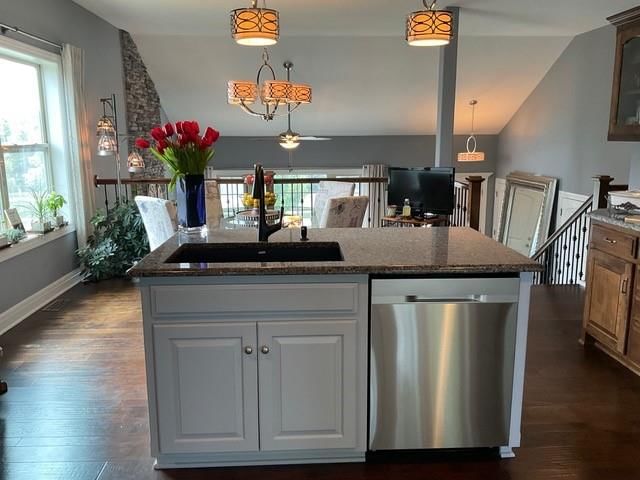 8915 N NORTON Avenue — photo 12