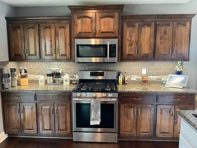 8915 N NORTON Avenue — photo 13