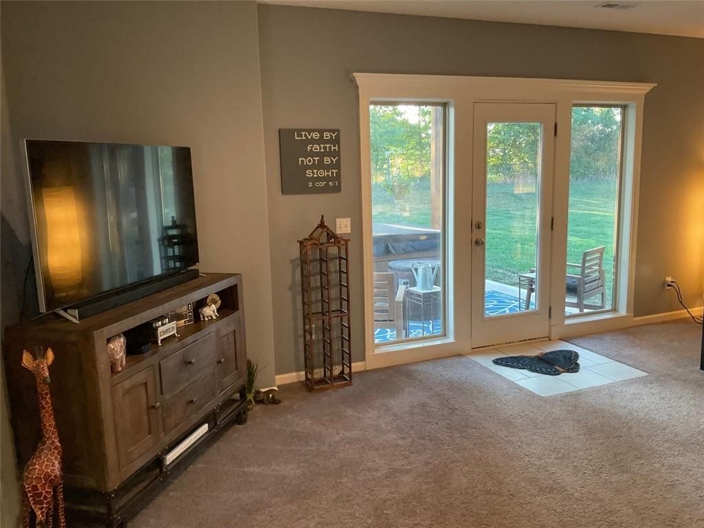 8915 N NORTON Avenue — photo 53