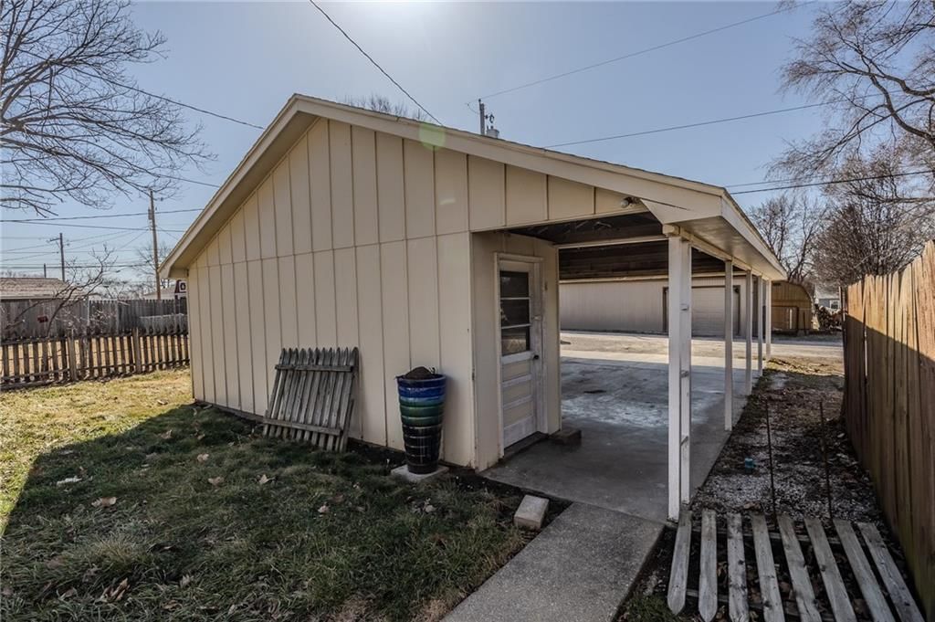 1709 Bloom Street — photo 38
