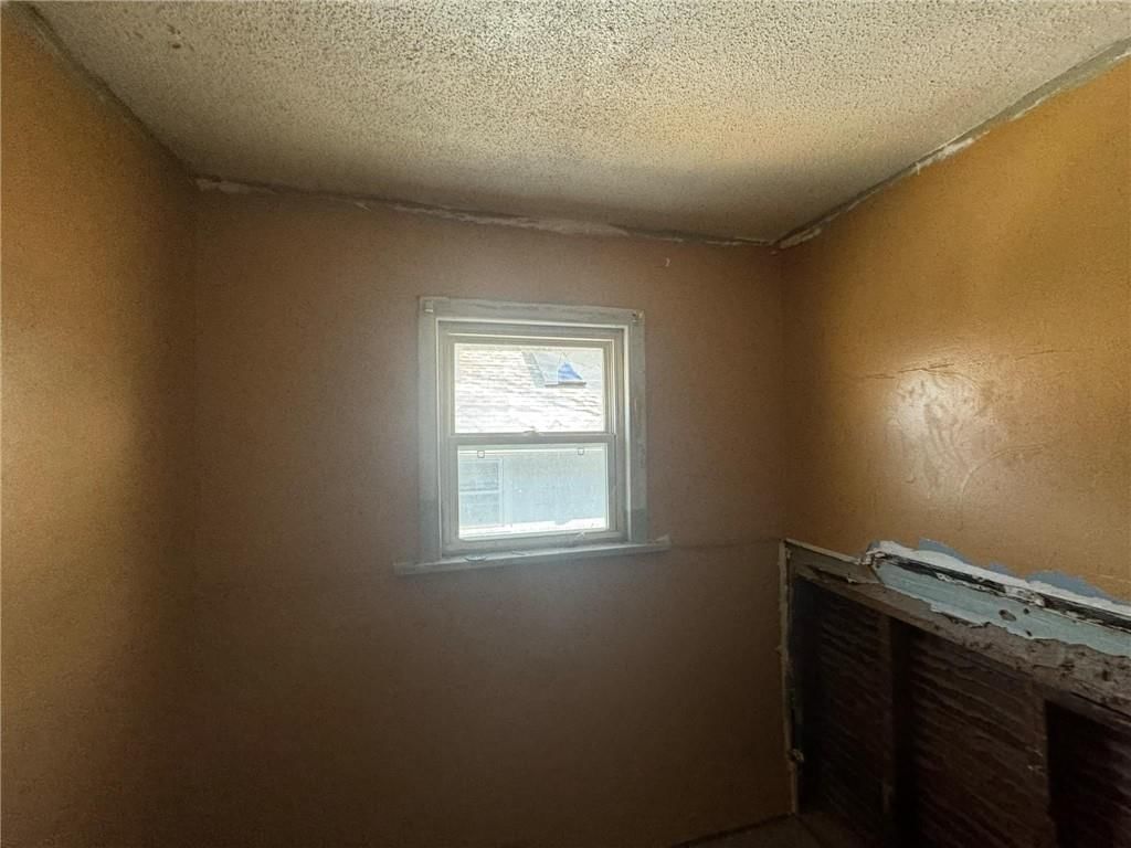 3019 E 51st Street — photo 13