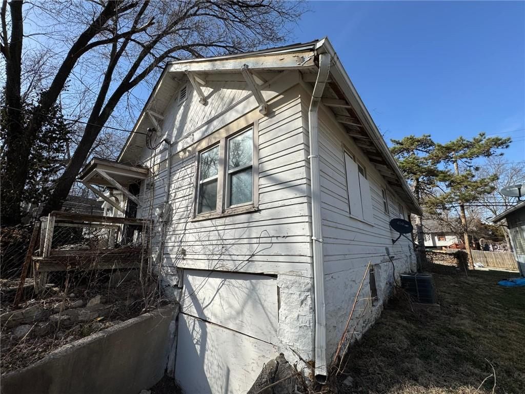 3019 E 51st Street — photo 18