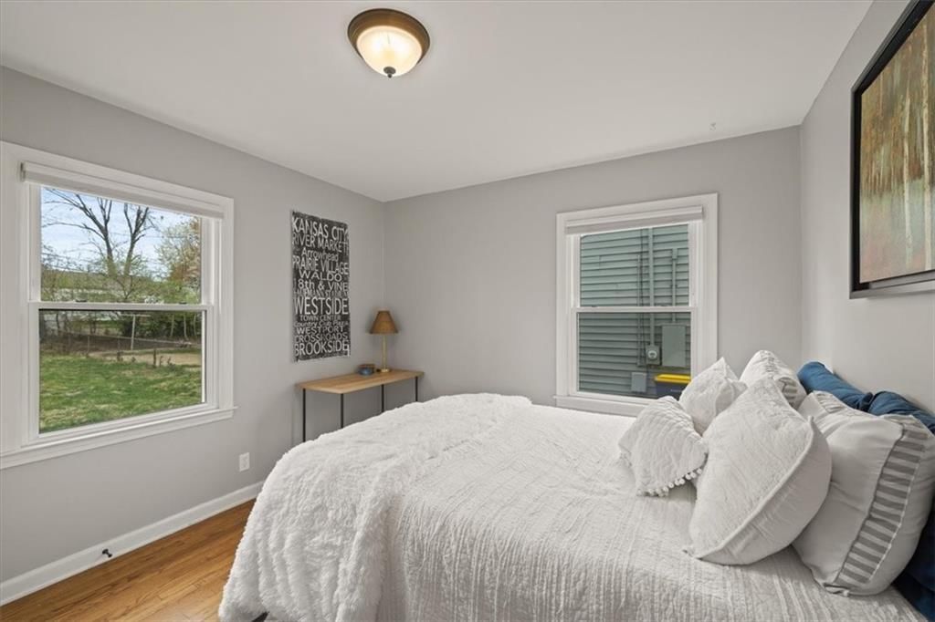 714 W 84th Terrace — photo 12