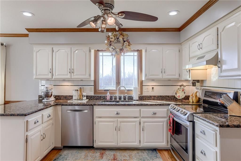17513 Sunrise Circle — photo 3