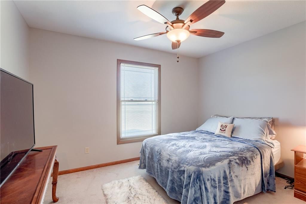 17513 Sunrise Circle — photo 10