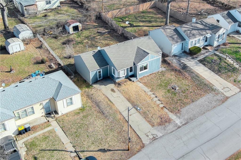918 NE 44th Street — photo 32