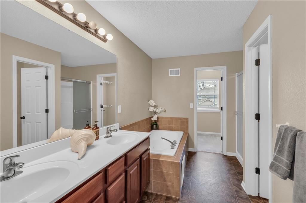 9560 N Main Street — photo 17