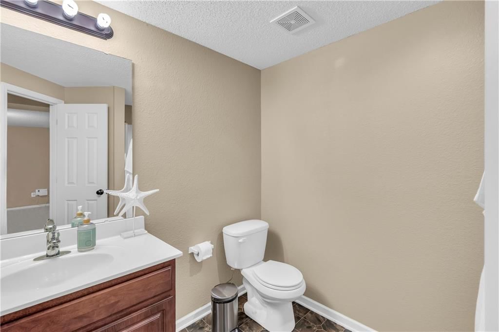 9560 N Main Street — photo 26