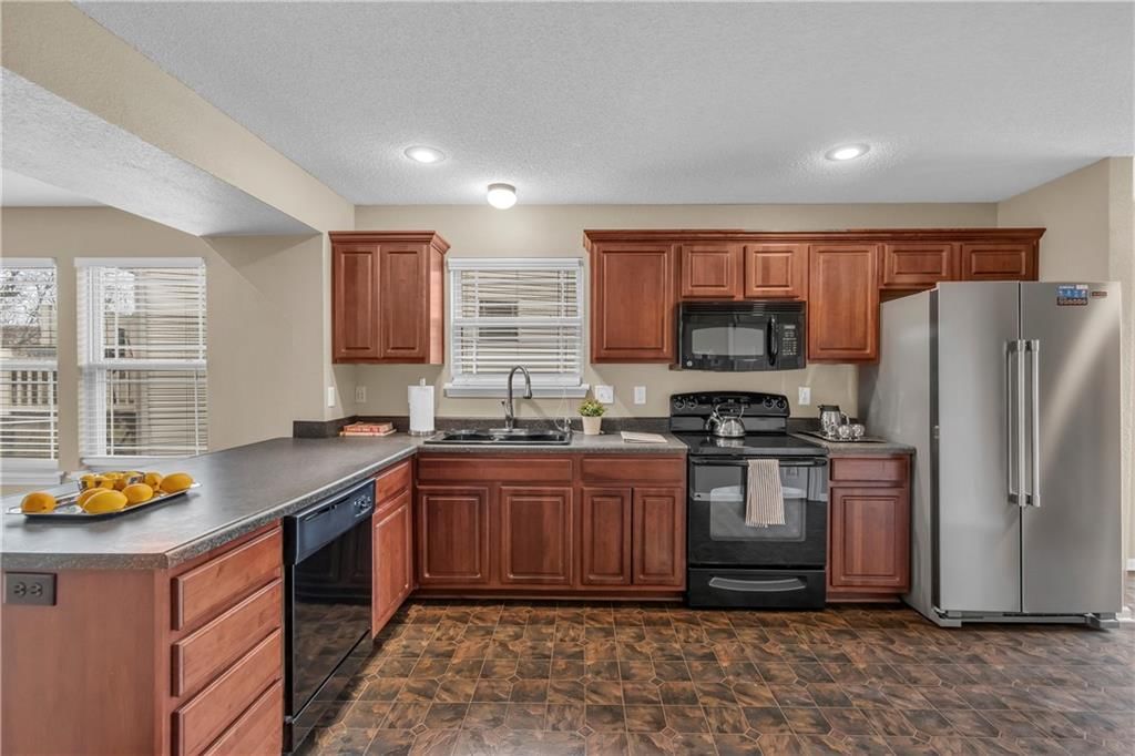 9560 N Main Street — photo 10