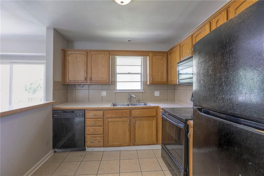 7504 E 119TH Terrace — photo 9